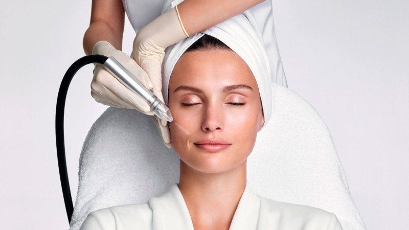 клиника косметологии хабаровск. Reviderm de stress. биоармирование жидкими нитями. пластиковые карты клиник косметологии. испанский хиромассаж.